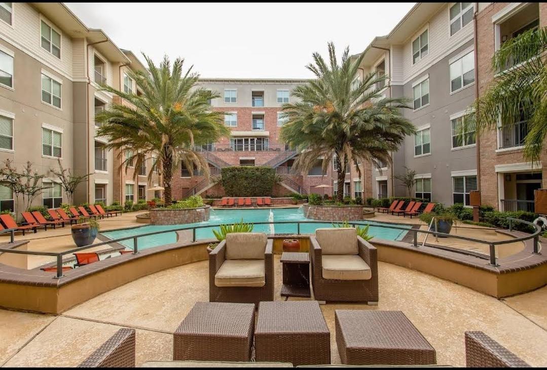 Welcome To The Suite Spot Luxury 1Bedroom Mid-Rise In Suger Land Houston Dış mekan fotoğraf